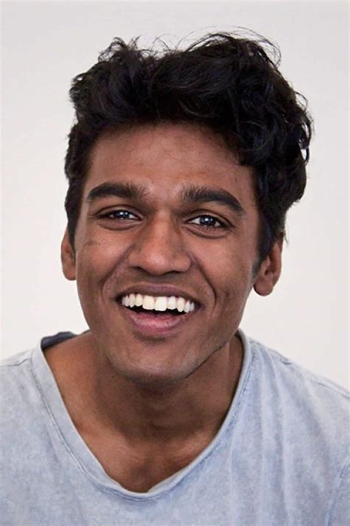 Amesh Edireweera Biography - SnogBlogy