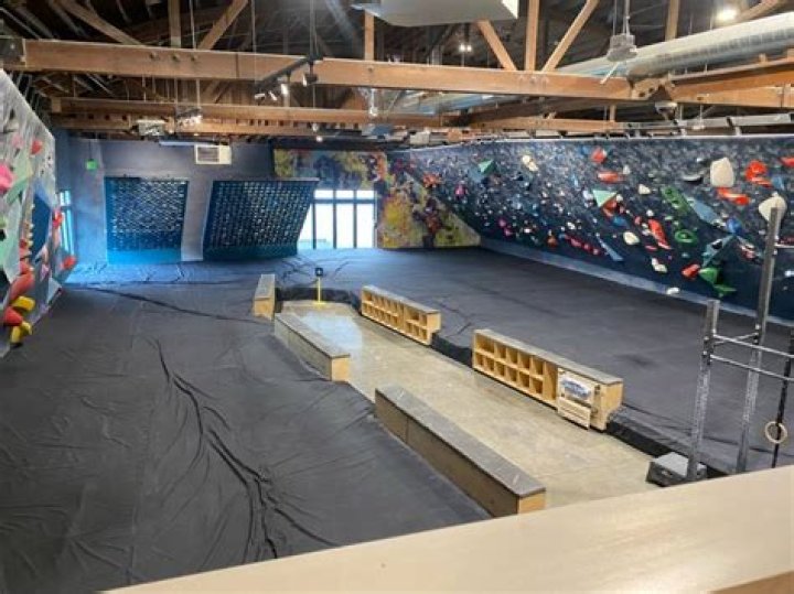Discover The Secrets Of Seattle Bouldering Project Upper Walls