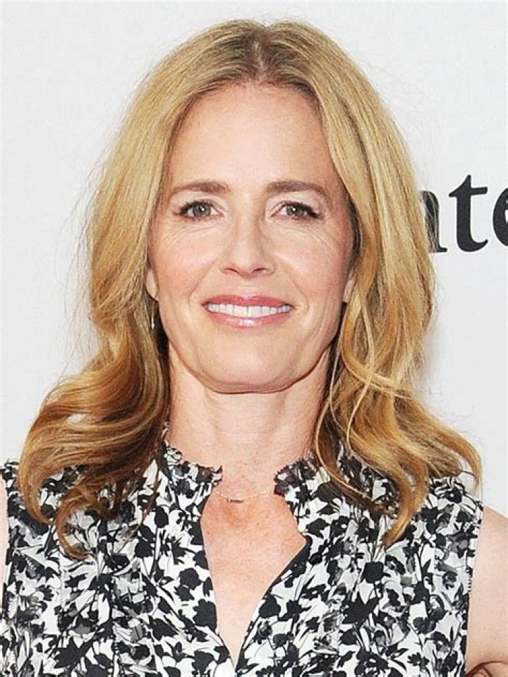 Elisabeth Shue |