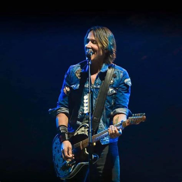 Keith Urban - Age, Bio, Birthday, Family, Net Worth
